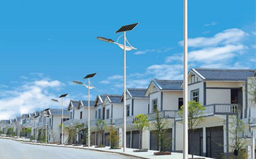 察雅太阳能路灯配置与在乡村道路照明中的应用